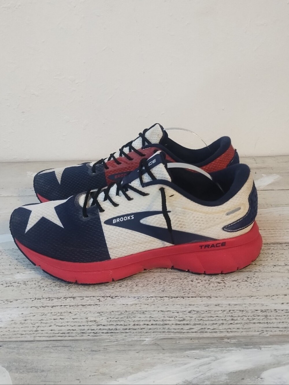 Brooks Trace 2 Womens 8 Running Shoes Red White Blue Stars Stripes 1203751B689